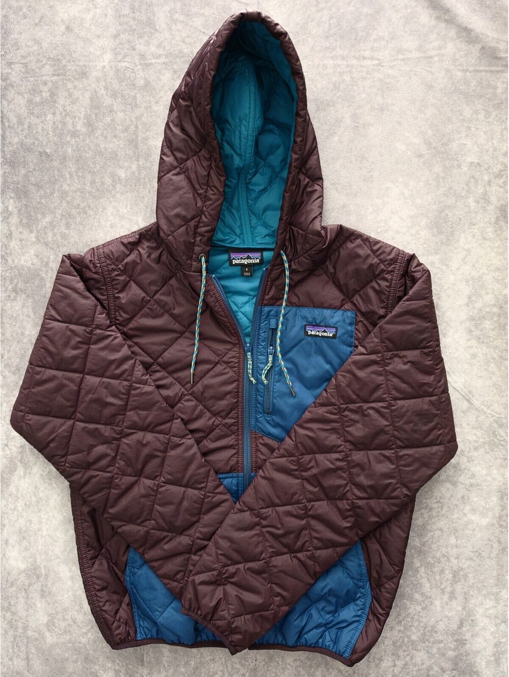 SKU0303 Patagonia Women’s Small Nano Puff Quilted Hooded Jacket Burgundy Blue